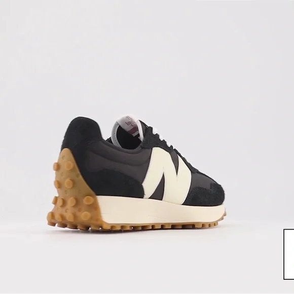 New Balance 327 Black Sneakers - Picture 8 of 15